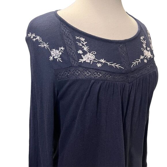 Lucky Brand Navy Blue & White Embroidered Long Sleeve Top size Small Petite - Picture 3 of 9